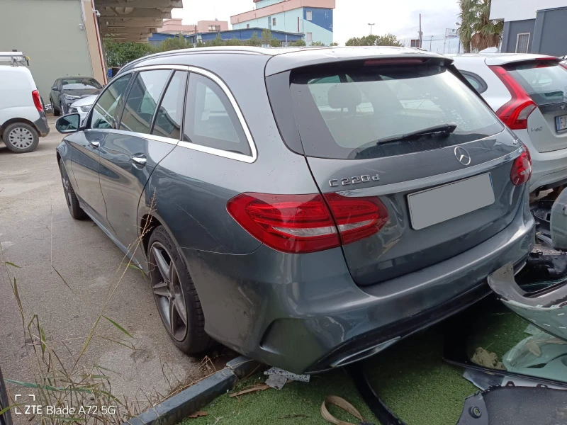 Mercedes-Benz C 220 AMG 4 Matic, снимка 3 - Автомобили и джипове - 49136788