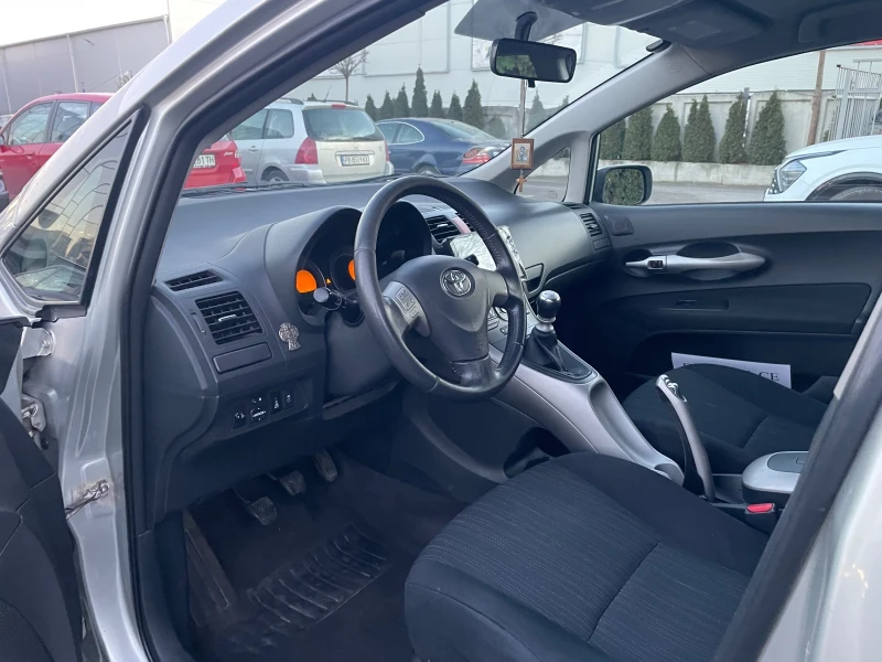 Toyota Auris 2.0 D4D, снимка 3 - Автомобили и джипове - 48604333