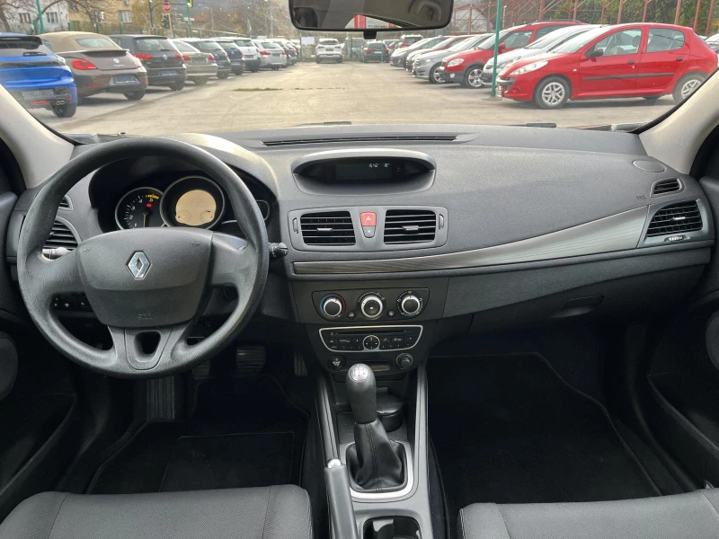 Renault Megane 1.5 DISEL, снимка 10 - Автомобили и джипове - 52525474