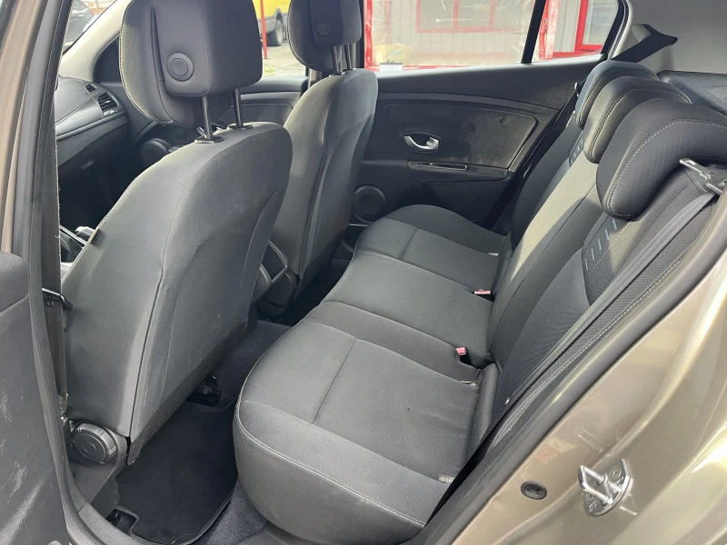 Renault Megane 1.5 DISEL, снимка 14 - Автомобили и джипове - 52525474