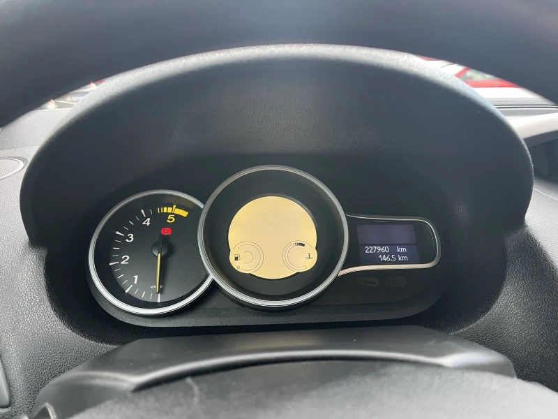 Renault Megane 1.5 DISEL, снимка 12 - Автомобили и джипове - 52525474