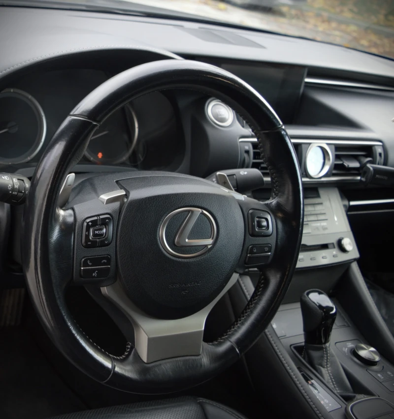 Lexus RC 200t, снимка 7 - Автомобили и джипове - 52791346