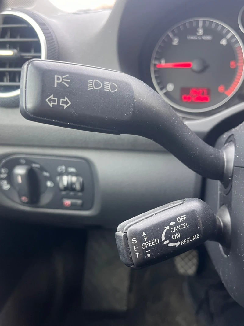 Audi A3 1.9tdi КСЕНОН КОЖА КЛИМАТРОНИК, снимка 13 - Автомобили и джипове - 52913660
