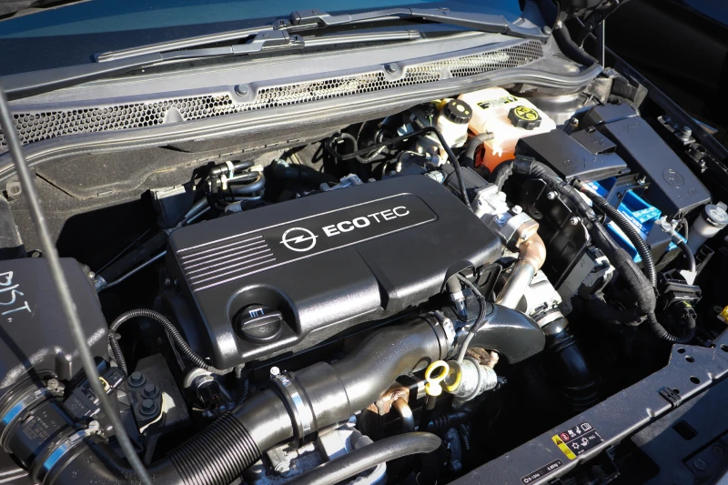 Opel Astra 1.7CDTI - 110к.с. EURO 5А, снимка 11 - Автомобили и джипове - 53155732