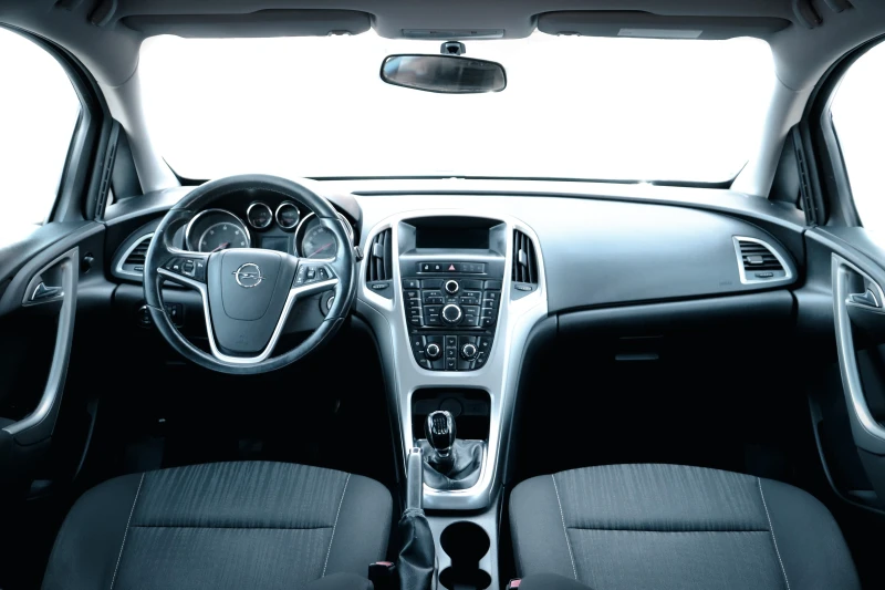 Opel Astra 1.7CDTI - 110к.с. EURO 5А, снимка 6 - Автомобили и джипове - 53155732