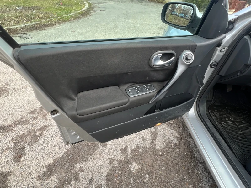 Renault Megane 1.6 16V, снимка 8 - Автомобили и джипове - 53401730