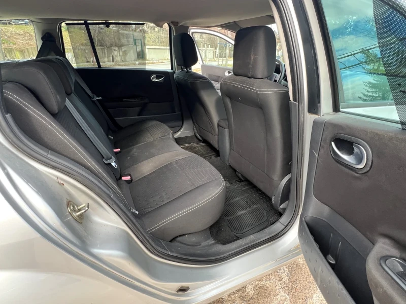 Renault Megane 1.6 16V, снимка 10 - Автомобили и джипове - 53401730