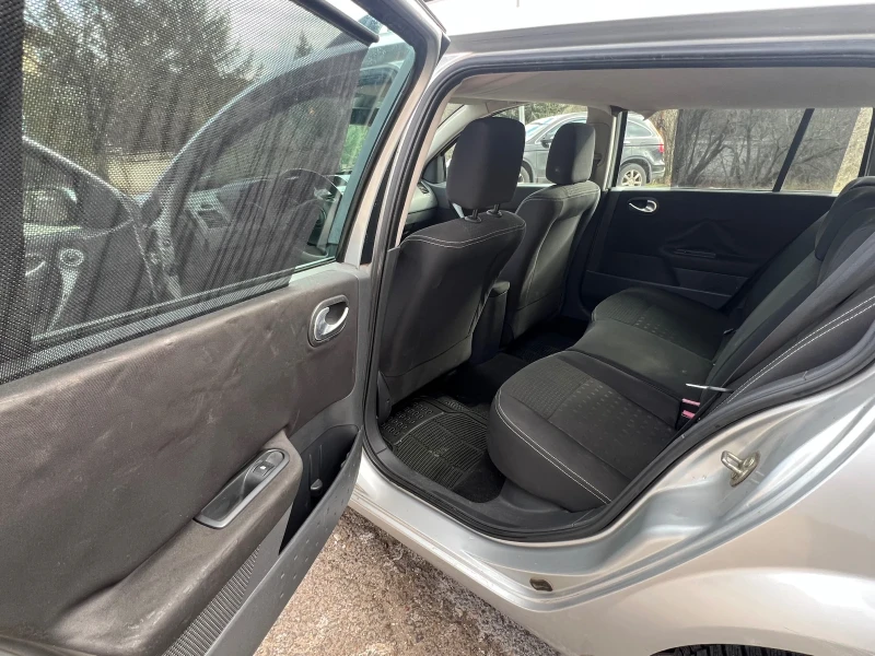Renault Megane 1.6 16V, снимка 9 - Автомобили и джипове - 53401730