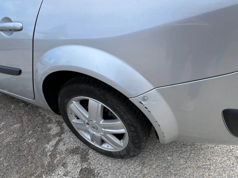 Renault Megane 1.6 16V, снимка 15 - Автомобили и джипове - 53401730