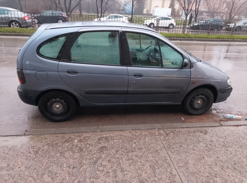 Renault Scenic, снимка 2 - Автомобили и джипове - 53440350