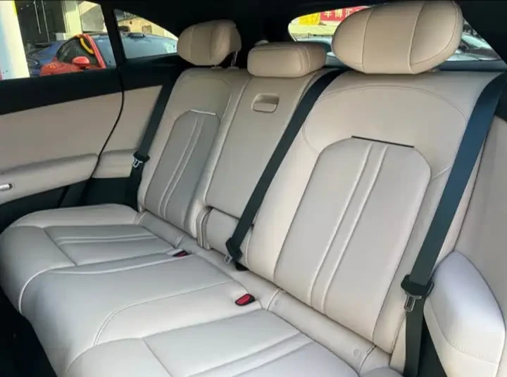 Xiaomi YU7 MAX AWD, снимка 13 - Автомобили и джипове - 53223175