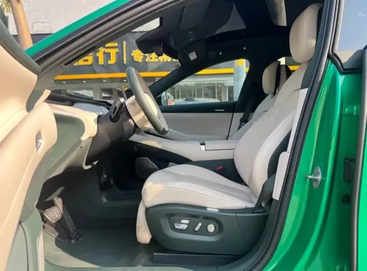 Xiaomi YU7 MAX AWD, снимка 11 - Автомобили и джипове - 53223175