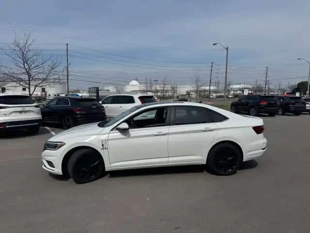 VW Jetta * EXECLINE * PANO * BEATS * ОБУДХВАНЕ* CARPLAY, снимка 6 - Автомобили и джипове - 54182857