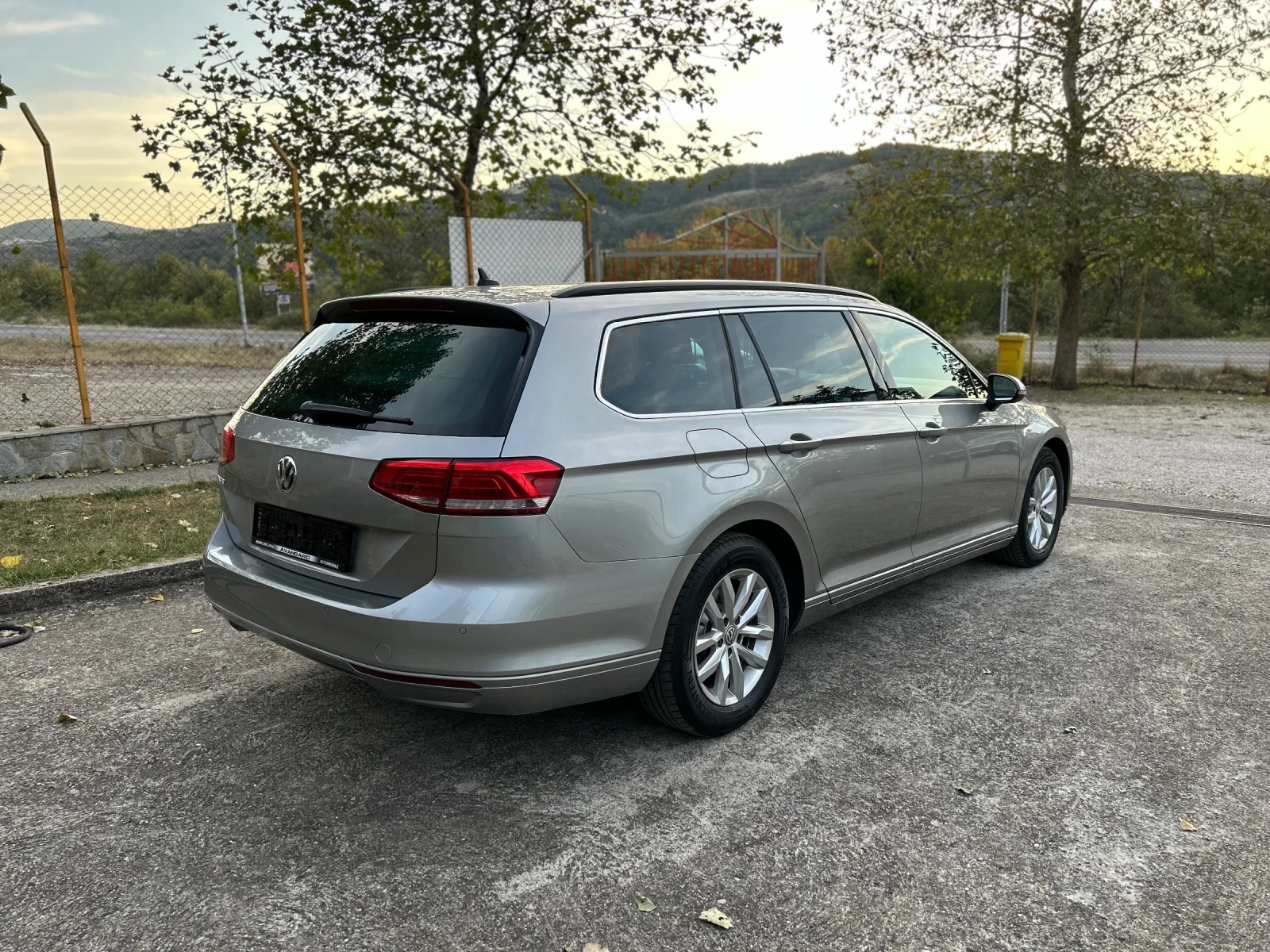 VW Passat 2.0TDI Comfortline DSG - изображение 3