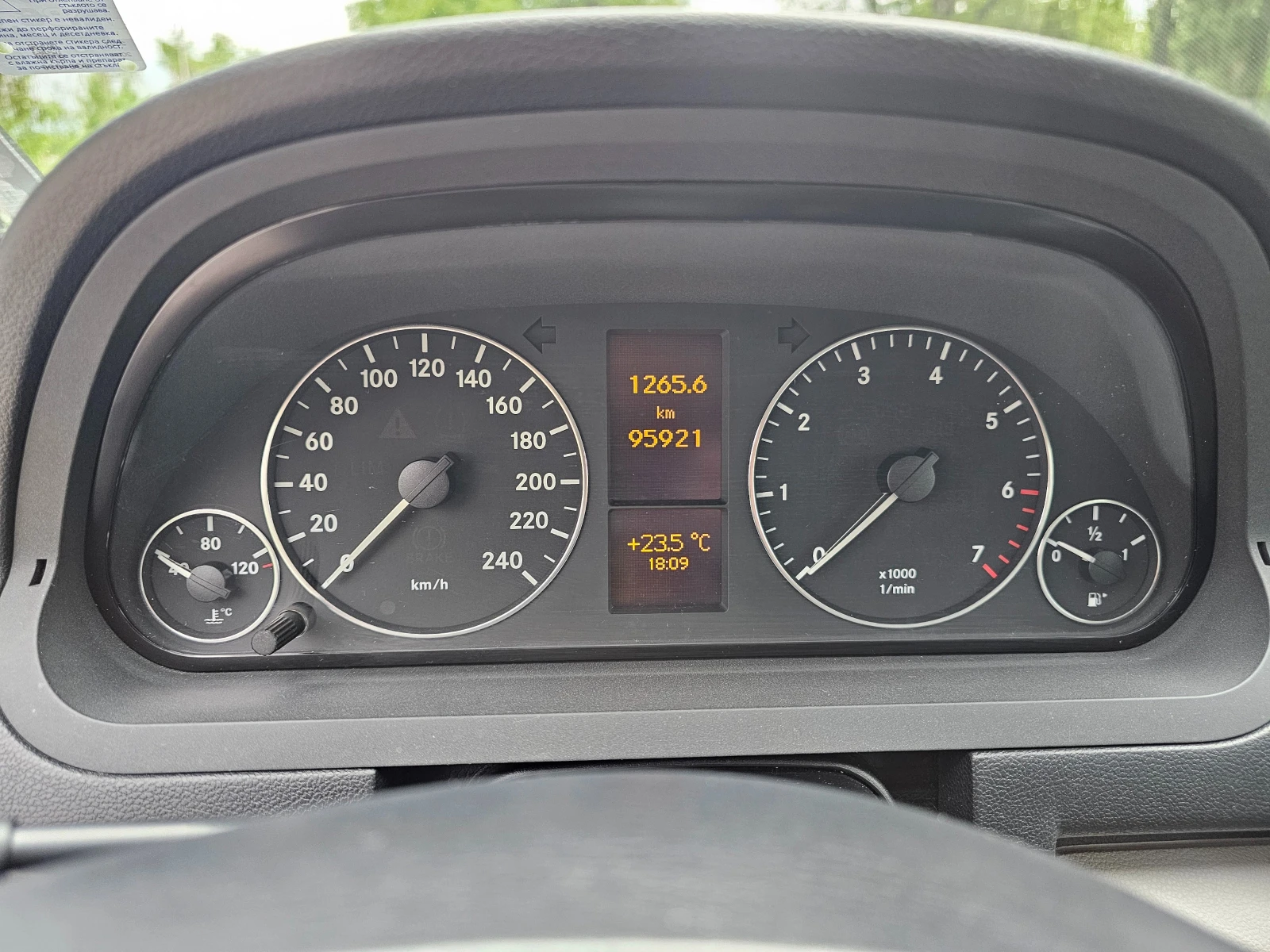 Mercedes-Benz A 160  - изображение 8