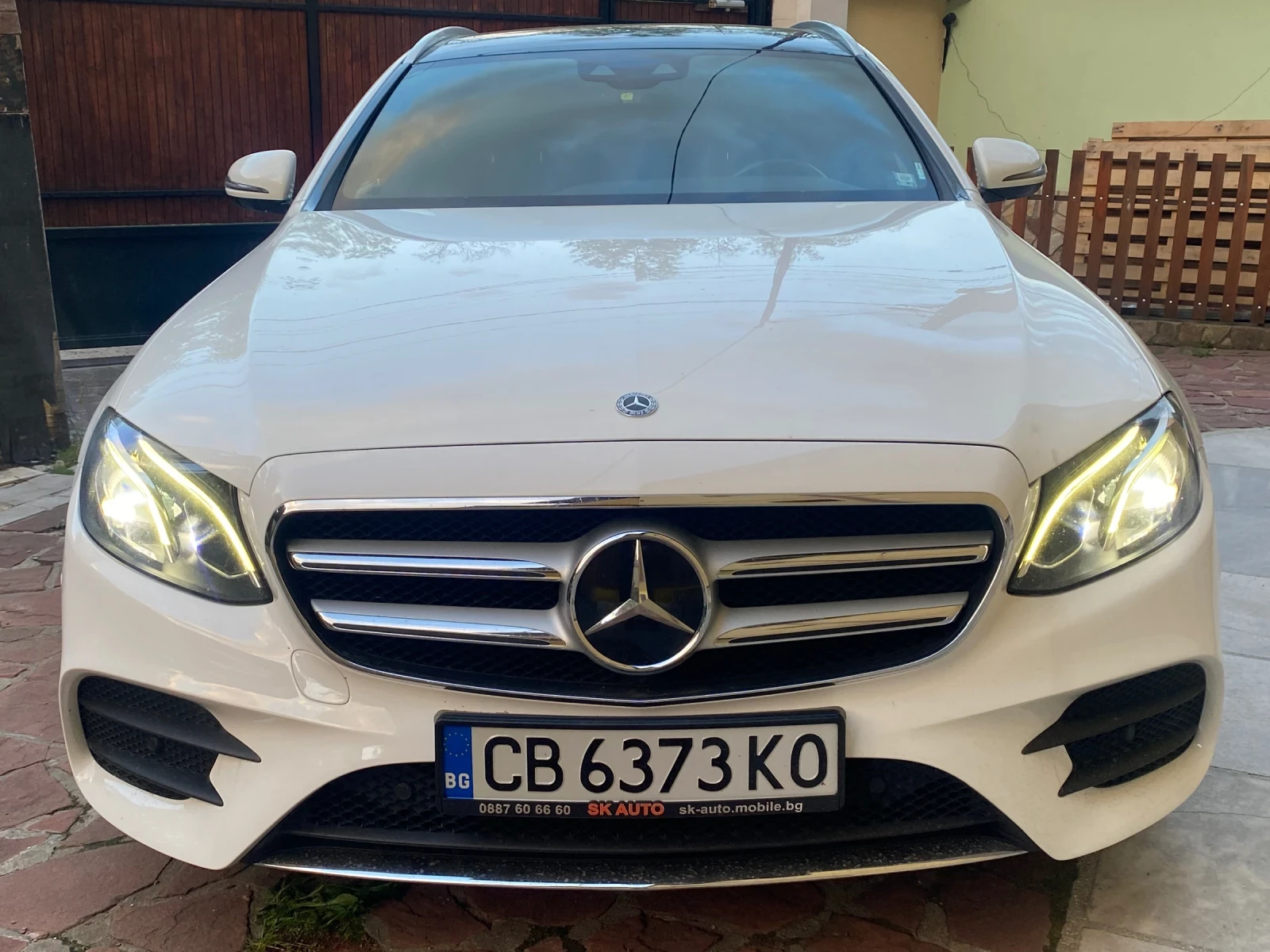 Mercedes-Benz E 350 AMG-4MATIK-AIRMATIK-DIGITALCOCKPIT-PANO-DIST-HUD9G - изображение 3