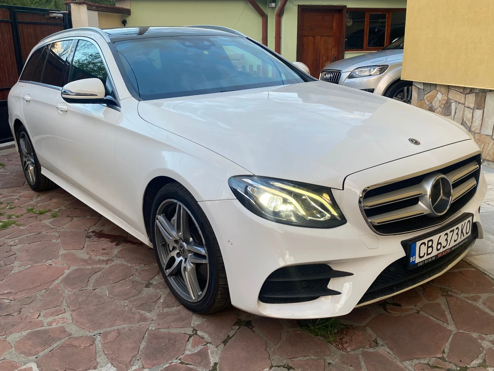 Mercedes-Benz E 350 AMG-4MATIK-AIRMATIK-DIGITALCOCKPIT-PANO-DIST-HUD9G - изображение 2