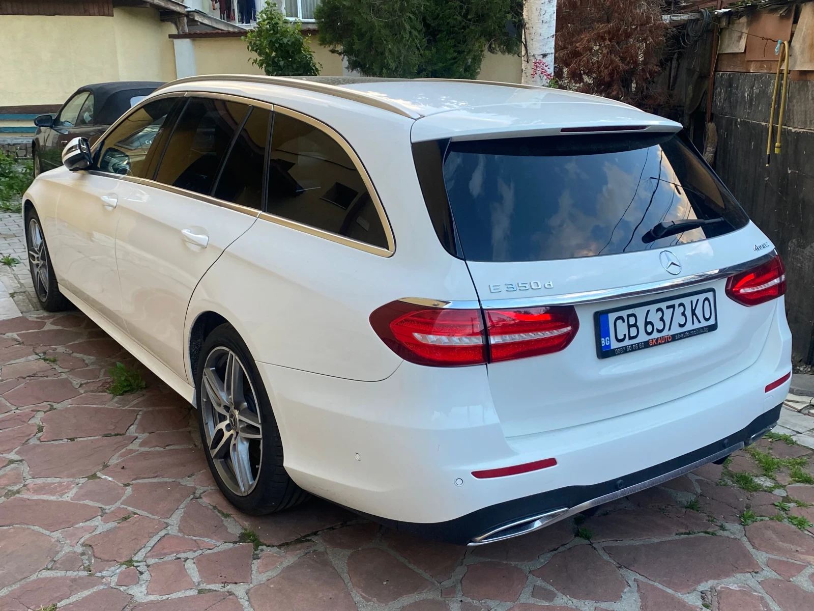 Mercedes-Benz E 350 AMG-4MATIK-AIRMATIK-DIGITALCOCKPIT-PANO-DIST-HUD9G - изображение 6