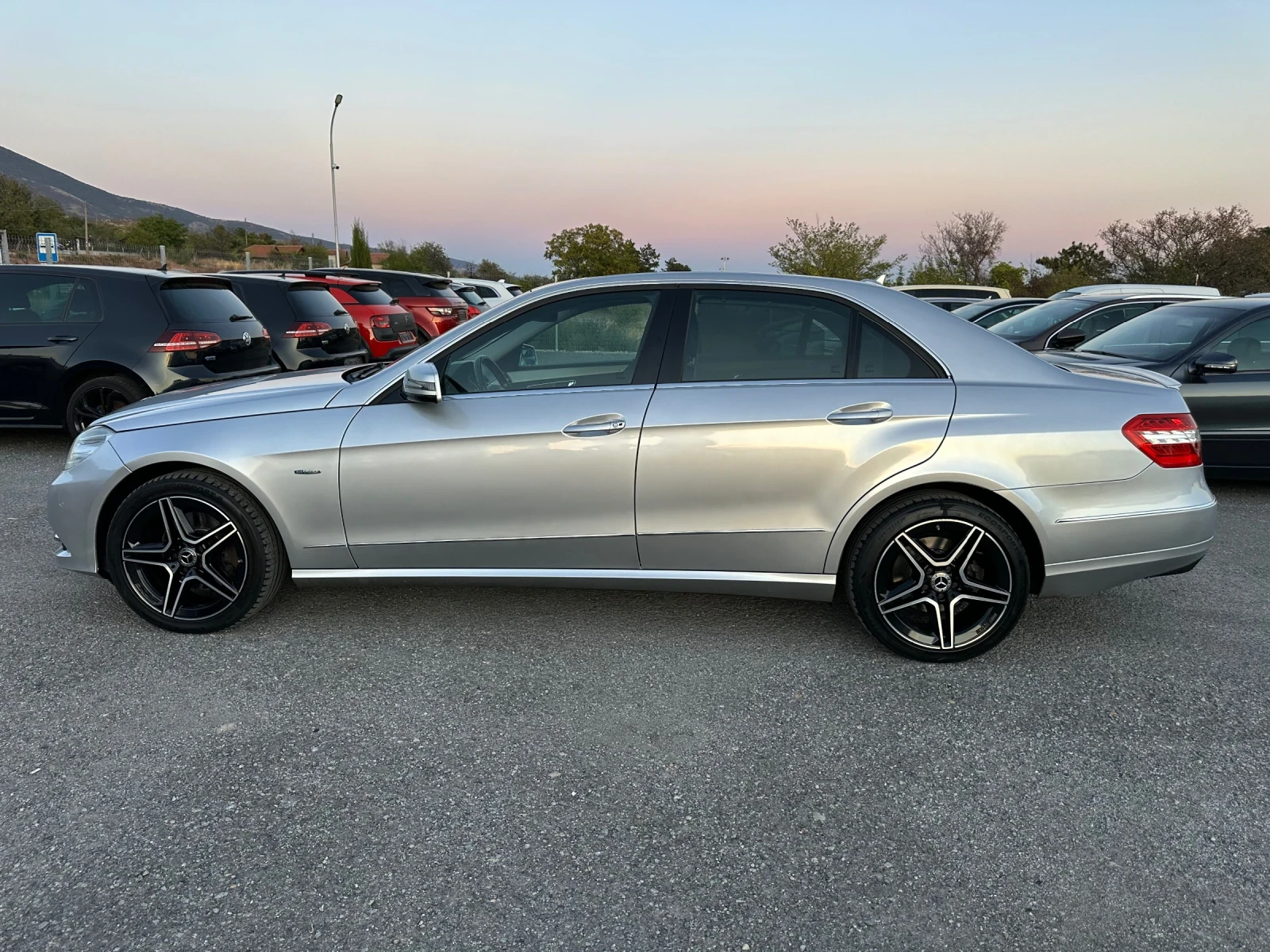 Mercedes-Benz E 350 DISTRONIK* ОБДУХВАНЕ* КАМЕРА* МЪРТВА ЗОНА* KEYLESS - изображение 7