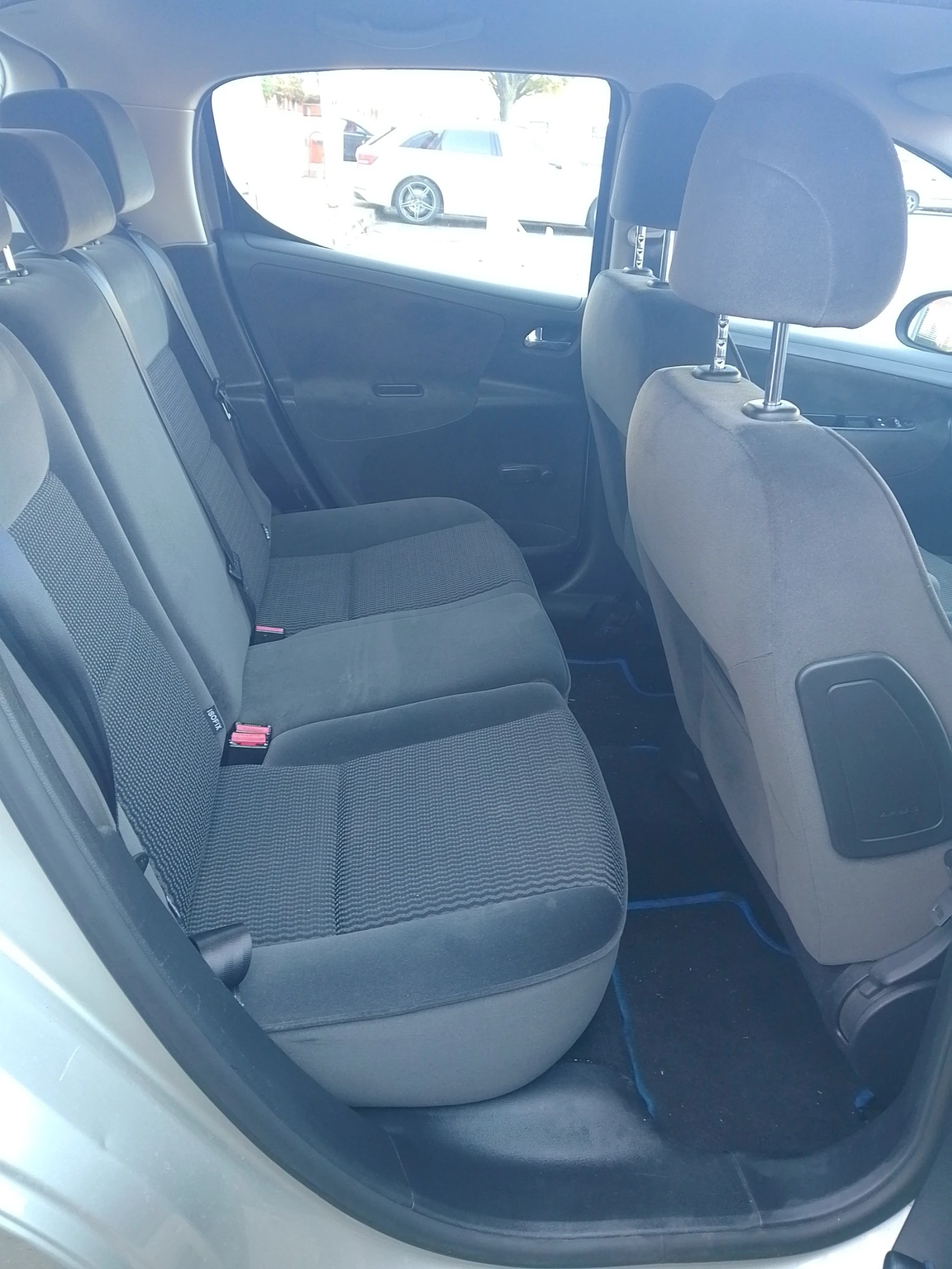 Peugeot 207 1.4 бензин/газ | Mobile.bg — изображение 17