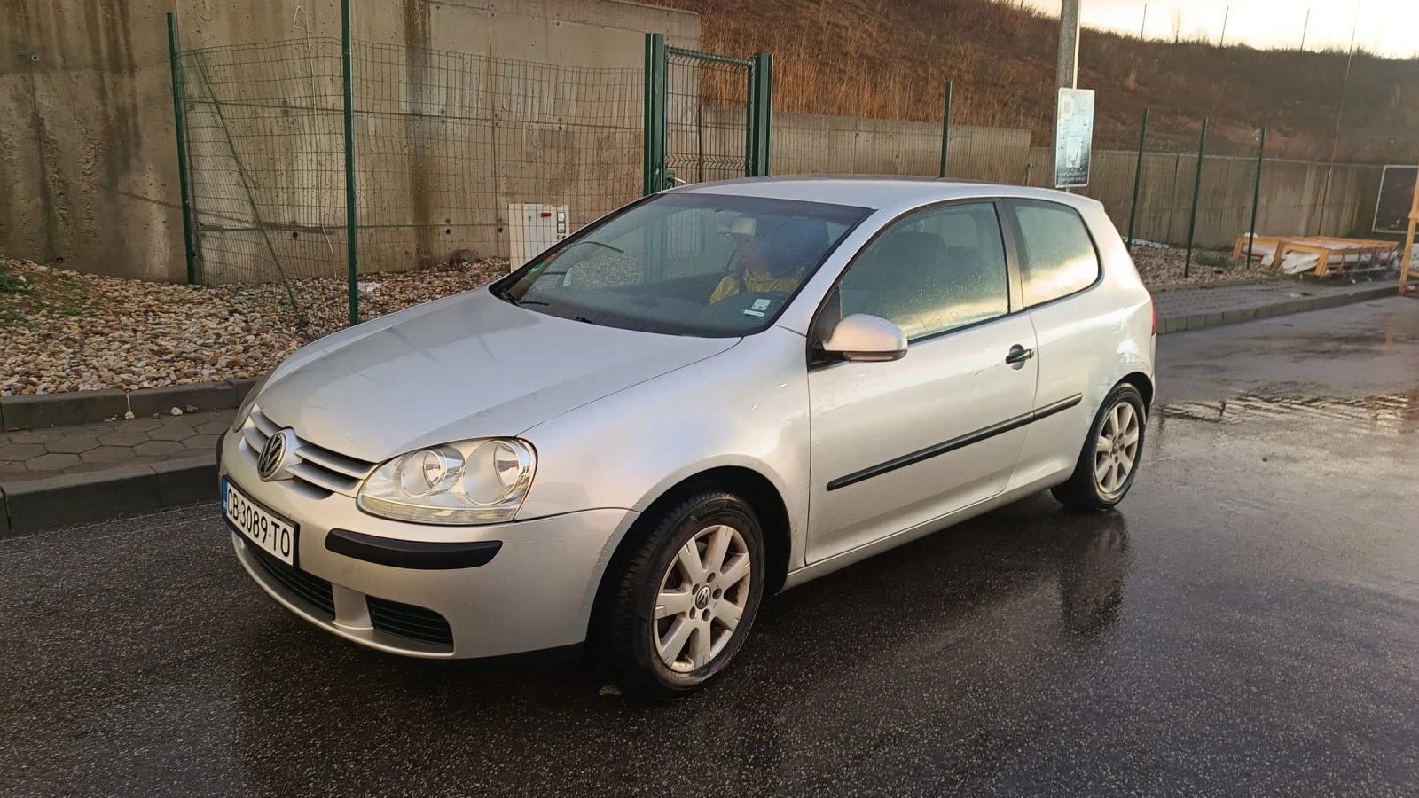VW Golf  5 FACELIFT, снимка 3 - Автомобили и джипове - 53074213