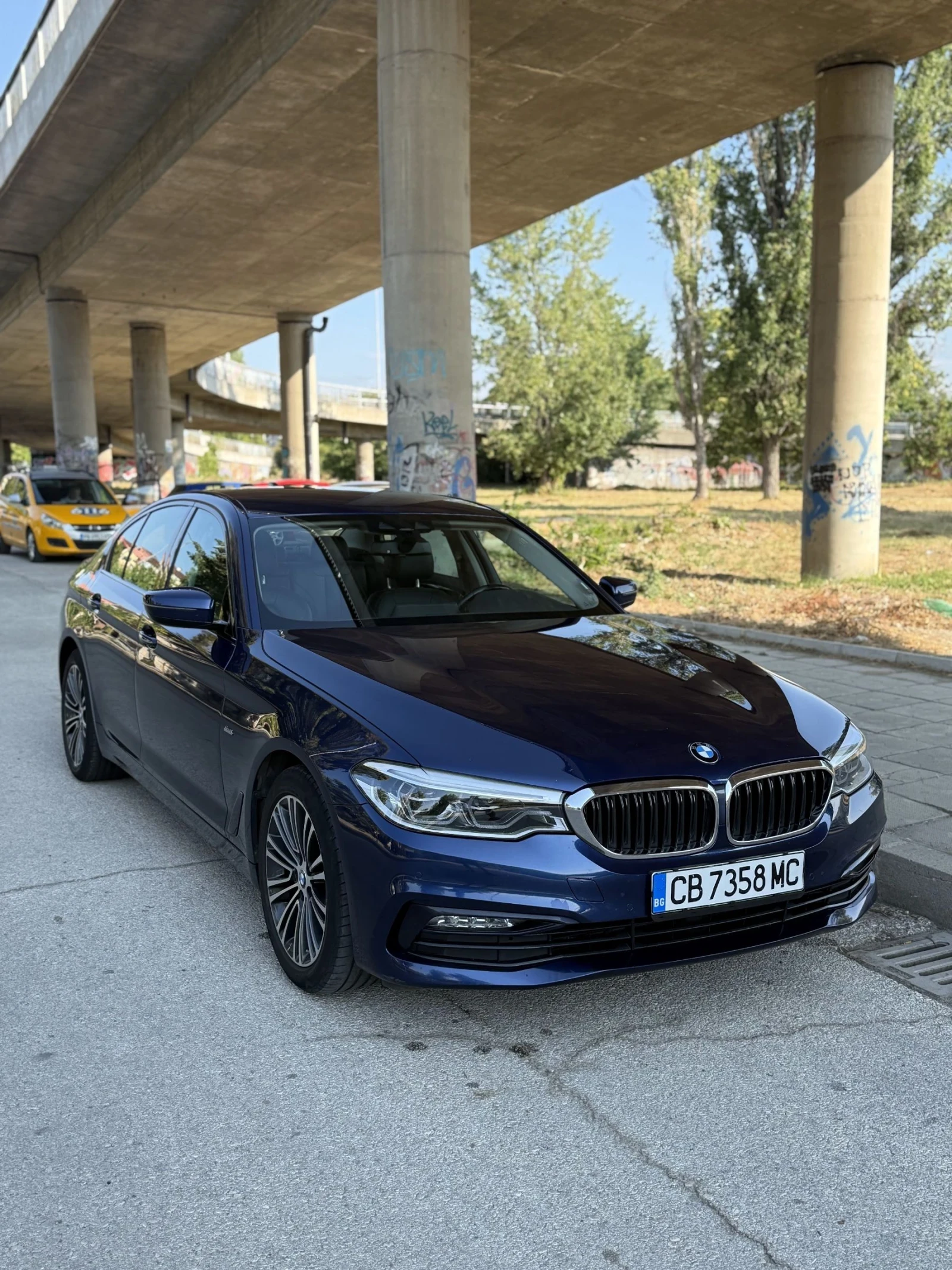 BMW 520 xDrive - изображение 2