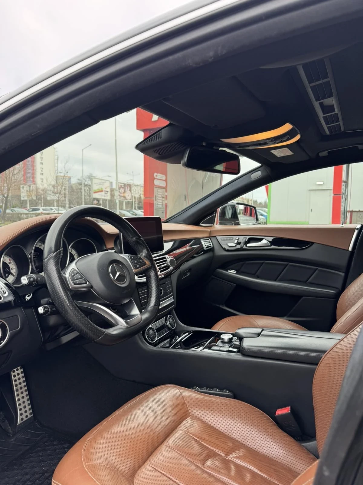 Mercedes-Benz CLS 400 AMG * 360 камери * На пружини* , снимка 7 - Автомобили и джипове - 53924491