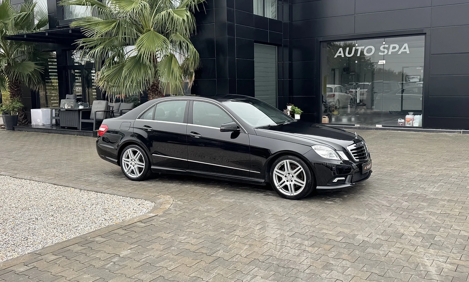 Mercedes-Benz E 250 CDi 4Matic AMG Pack, снимка 3 - Автомобили и джипове - 54200779
