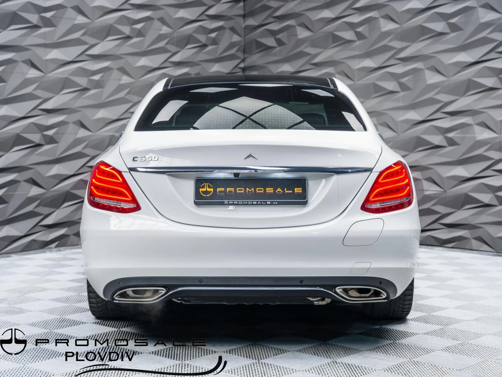Mercedes-Benz C 350 E-HYBRID* BURMESTER* NAVI* PANO* ПОДГРЕВ* , снимка 4 - Автомобили и джипове - 54300879