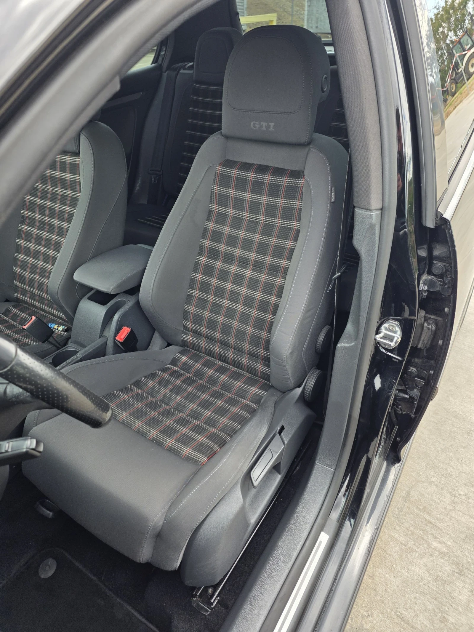 VW Golf GTI , снимка 11 - Автомобили и джипове - 54563166