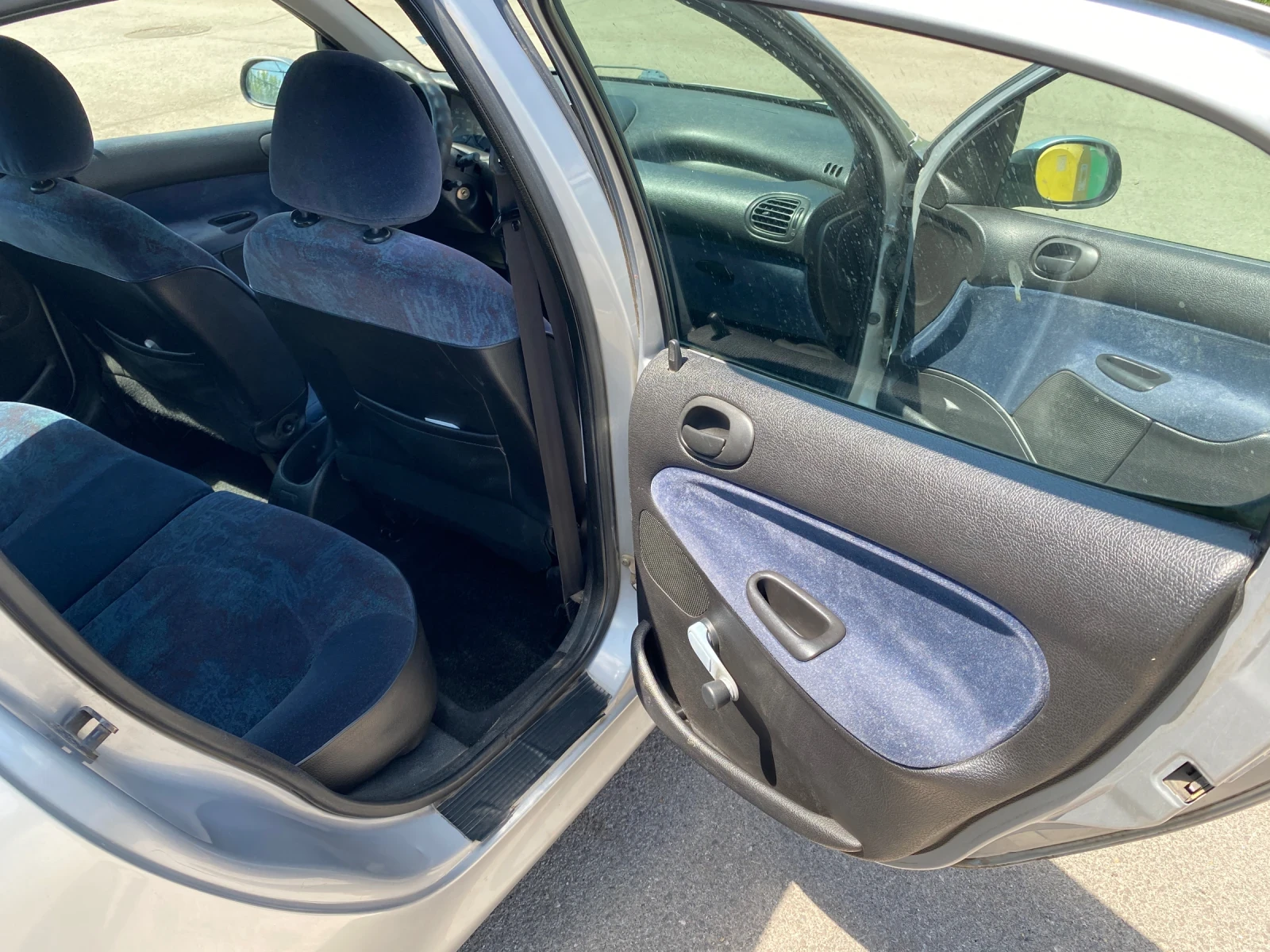 Peugeot 206 1.4i, снимка 9 - Автомобили и джипове - 54633063