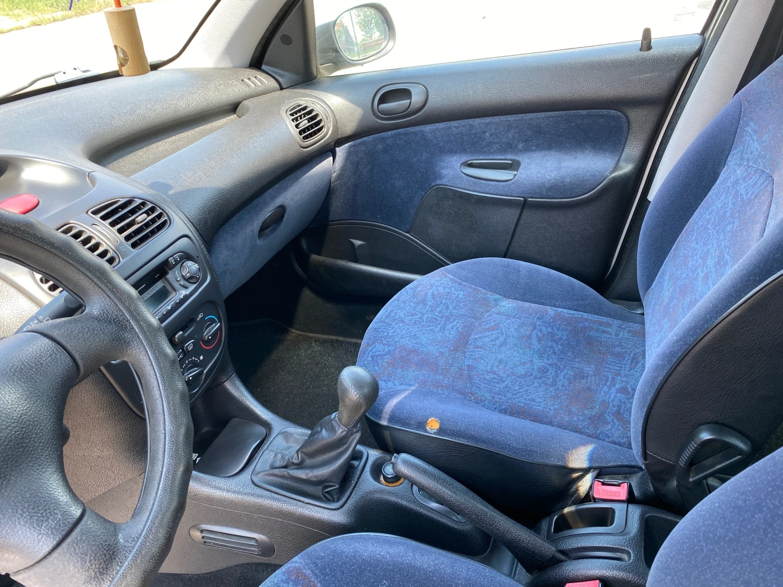 Peugeot 206 1.4i, снимка 13 - Автомобили и джипове - 54633063