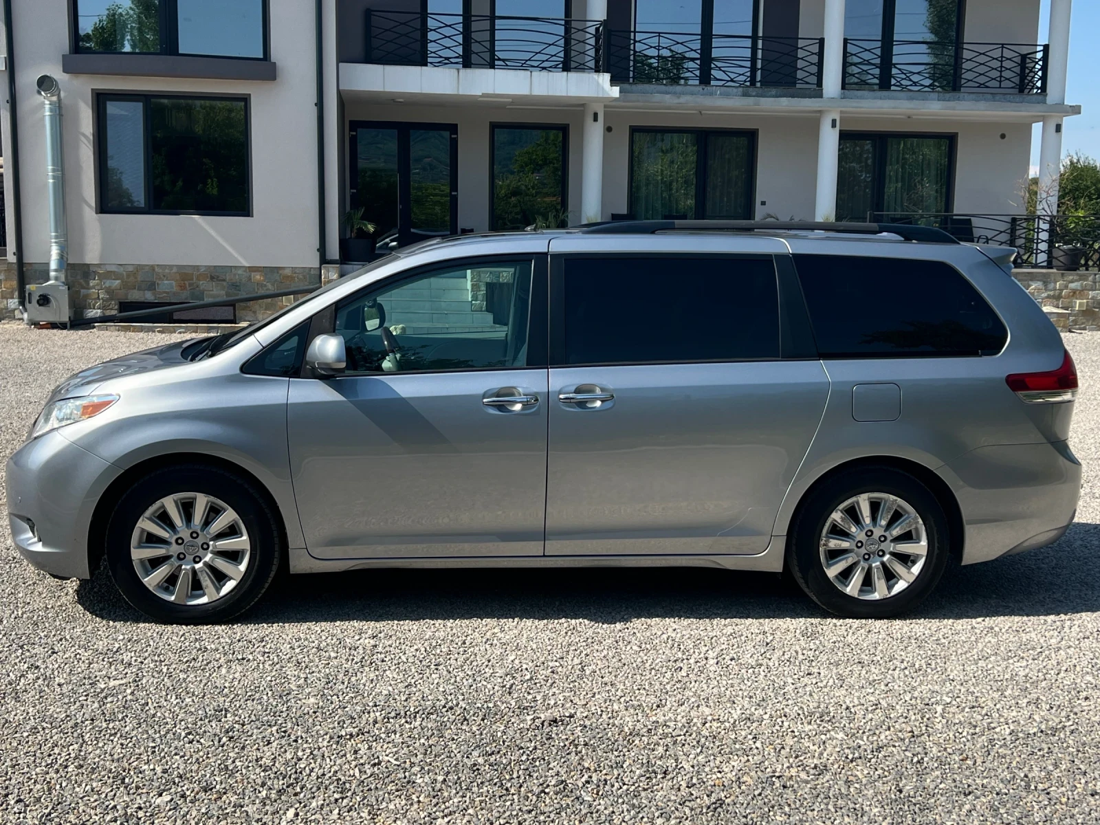 Toyota Sienna AWD PLATINIUM LPG BRC, снимка 4 - Автомобили и джипове - 55578252