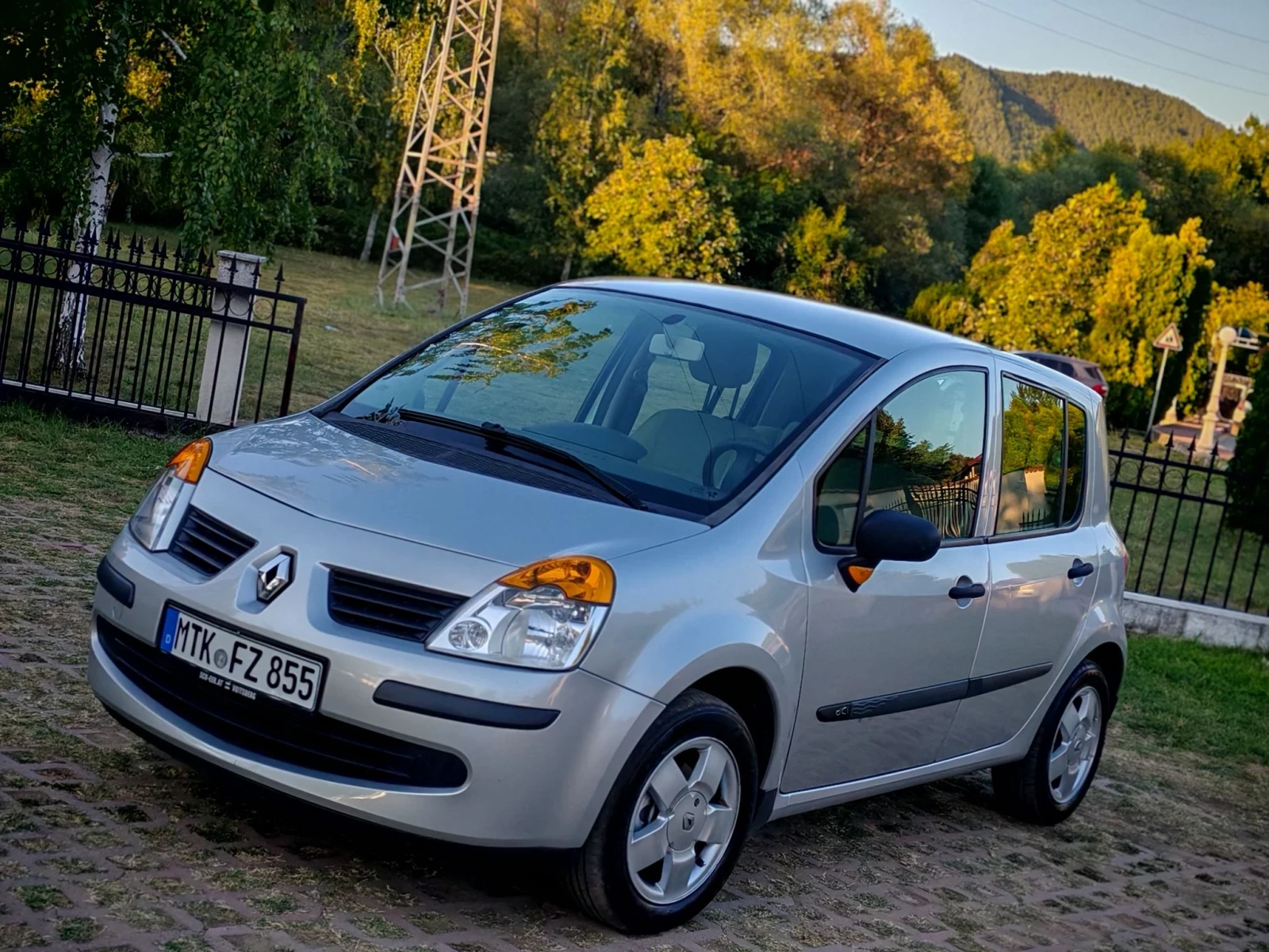 Renault Modus 1.5DCI(68)* КЛИМАТИК* НОВ ВНОС* , снимка 3 - Автомобили и джипове - 55683325