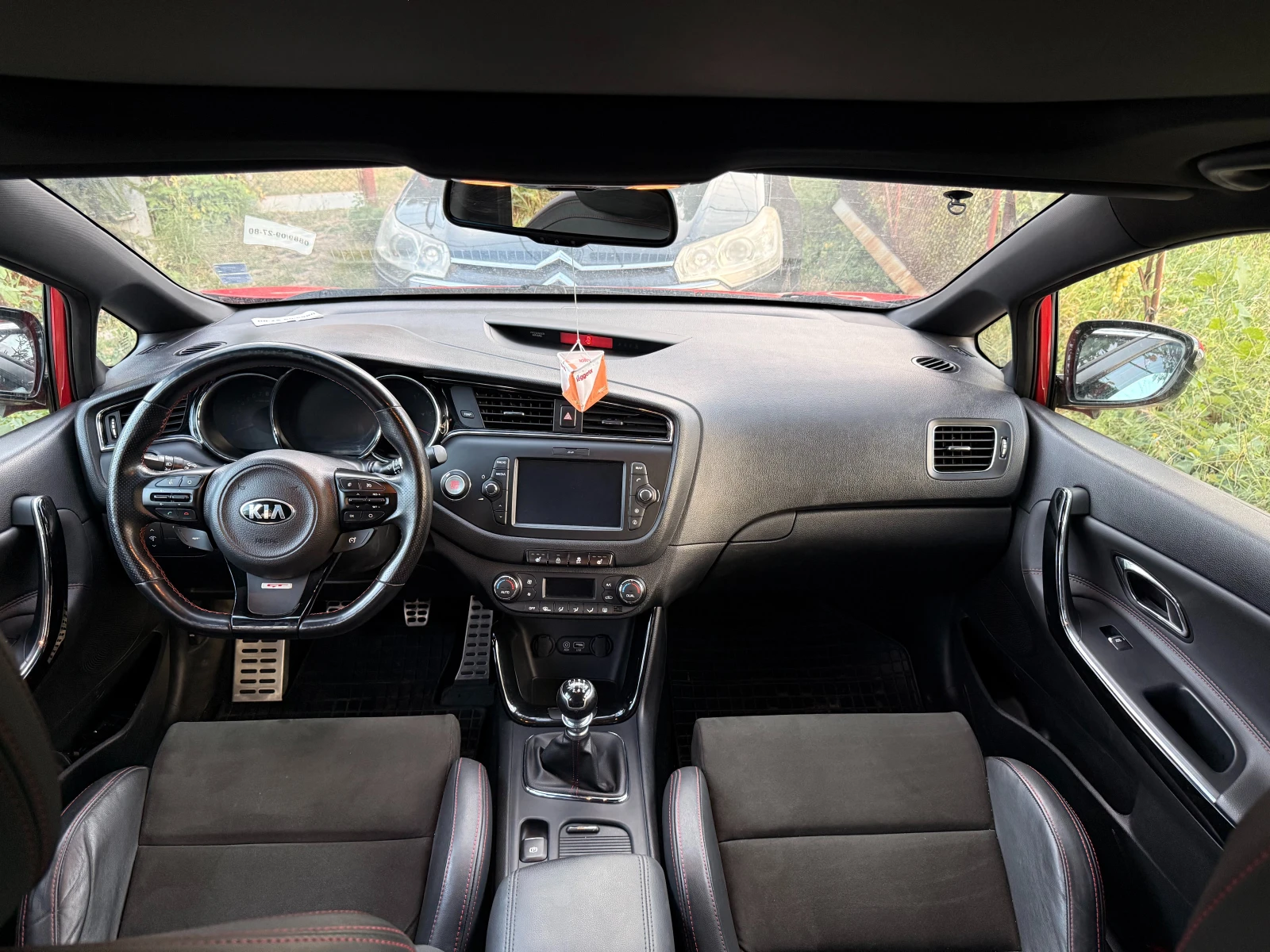 Kia Ceed GT 1.6 GDI, снимка 10 - Автомобили и джипове - 55878284