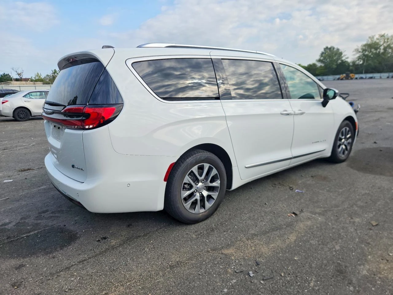 Chrysler Pacifica 3.6l Hybrid Pinnacle, снимка 3 - Автомобили и джипове - 56217436
