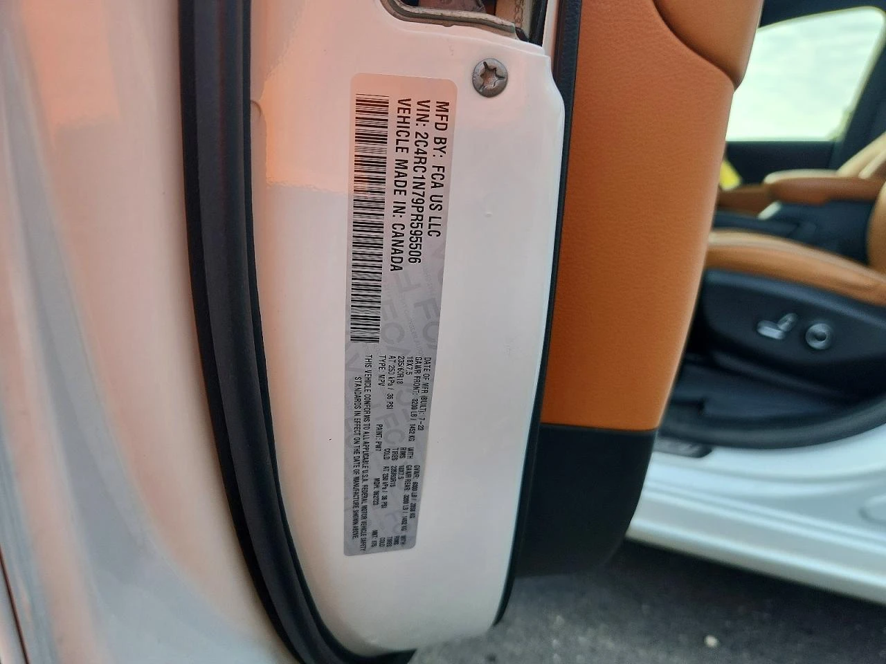 Chrysler Pacifica 3.6l Hybrid Pinnacle, снимка 13 - Автомобили и джипове - 56217436