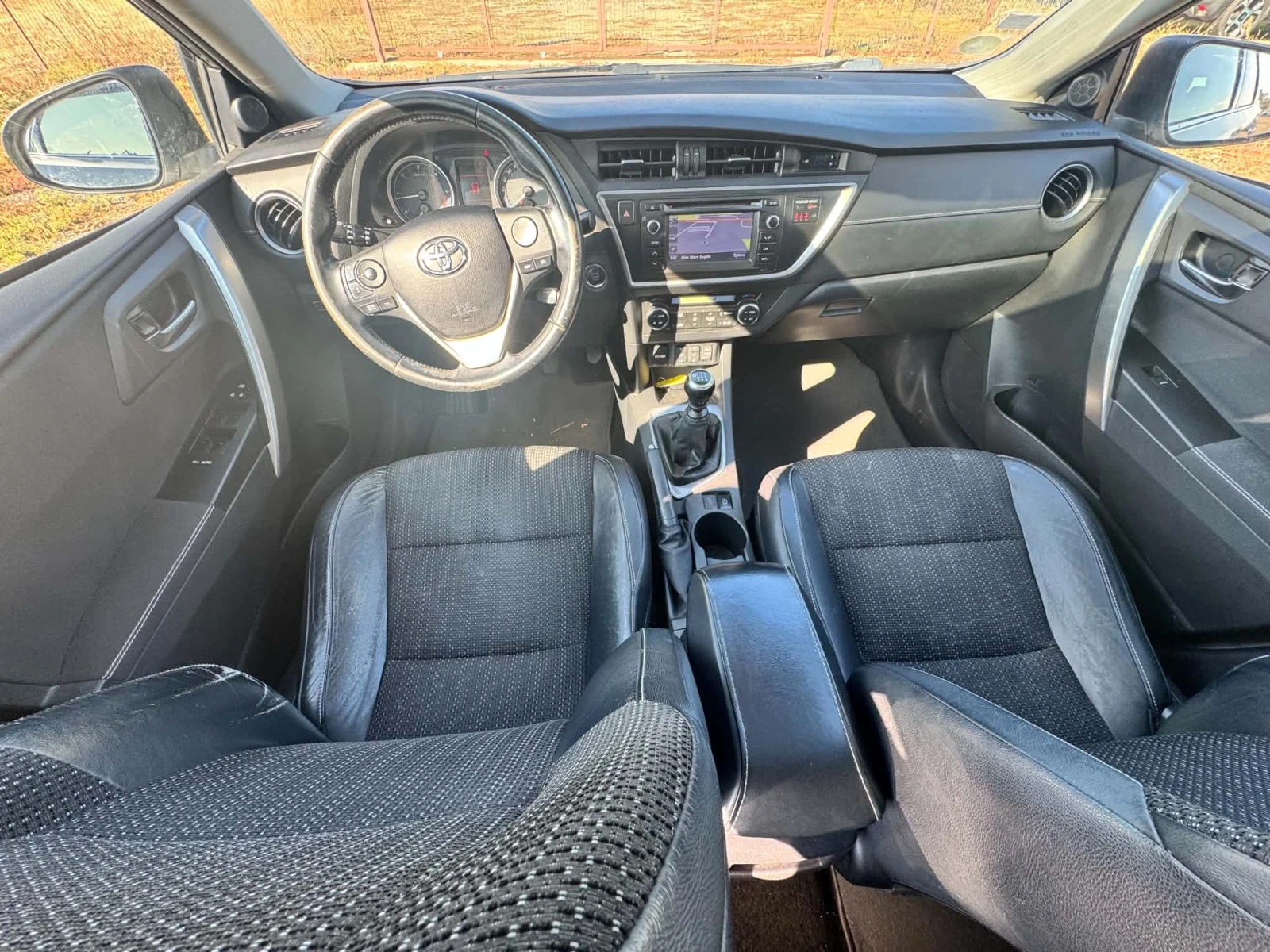 Toyota Auris 2.0 D4D touring sports 124 | Mobile.bg � ����������� 10