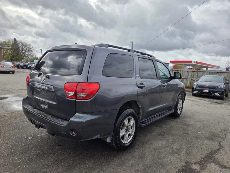 Toyota Sequoia SR5* Без инциденти!* 4X4* Кожа* Подгрев, снимка 11 - Автомобили и джипове - 52837296