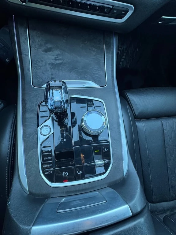 BMW X7 * xDrive40i * DISTRONIC * LASER * ОБДУХВАНЕ *  - изображение 8