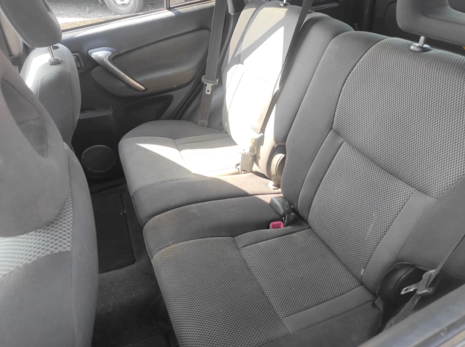 Toyota Rav4 2.0 VVTI 4x4 - изображение 10