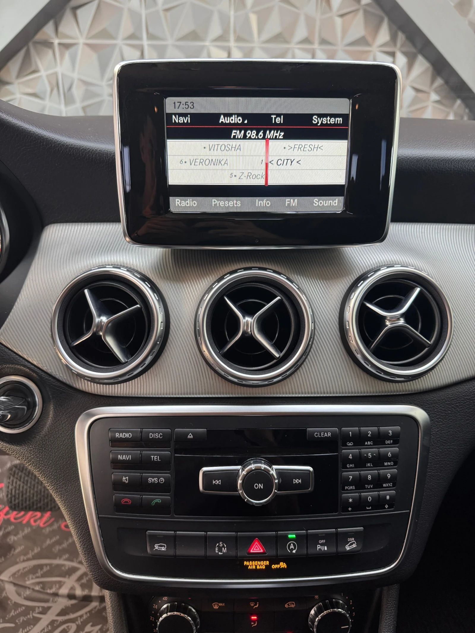 Mercedes-Benz GLA 200 d * 4 MATIC * AMG * Камера *  - изображение 9