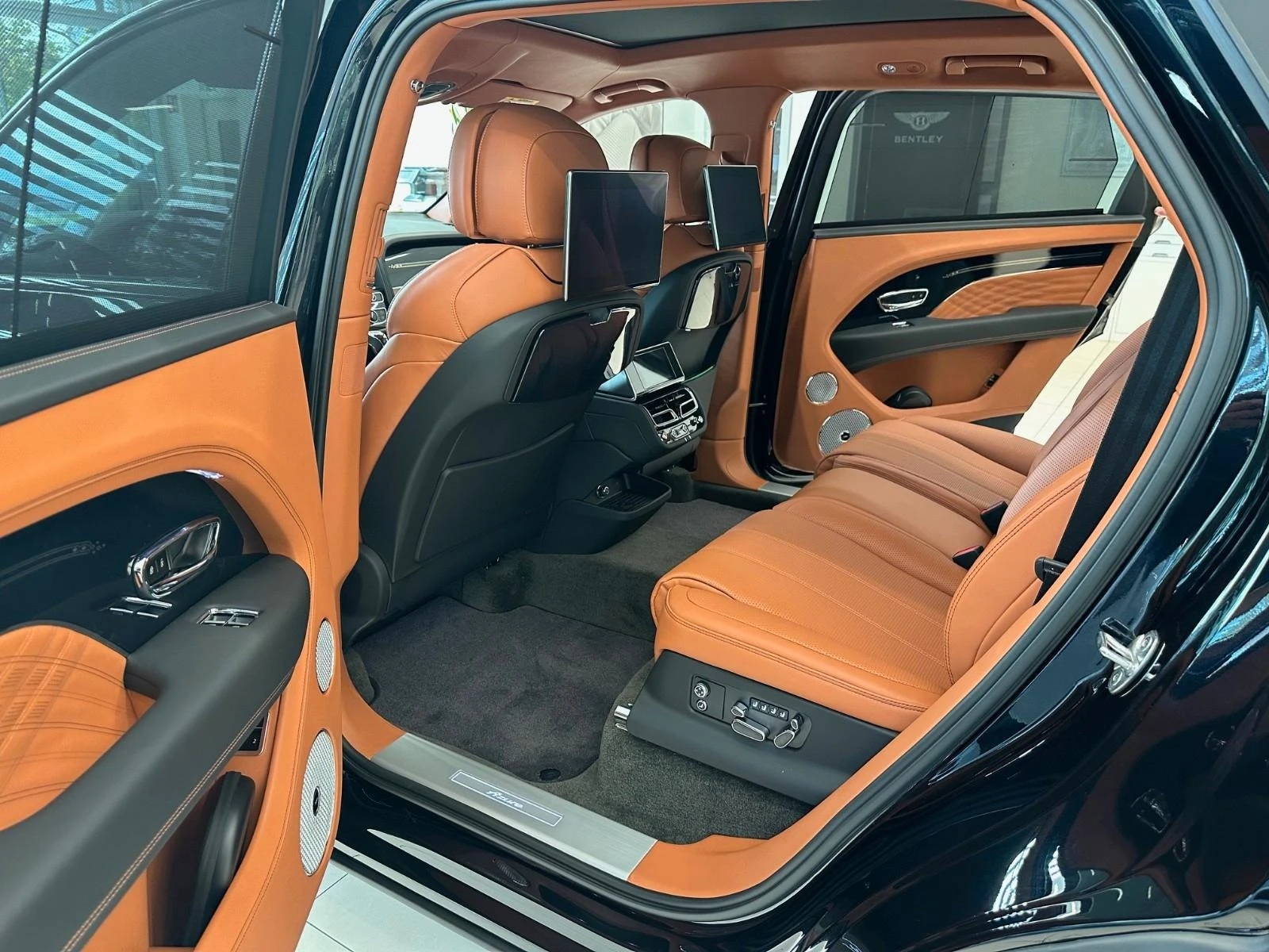 Bentley Bentayga 4.0 V8/LONG/AZURE/NAIM/TV/PANO/HEADUP/NIGHT VISION | Mobile.bg   6