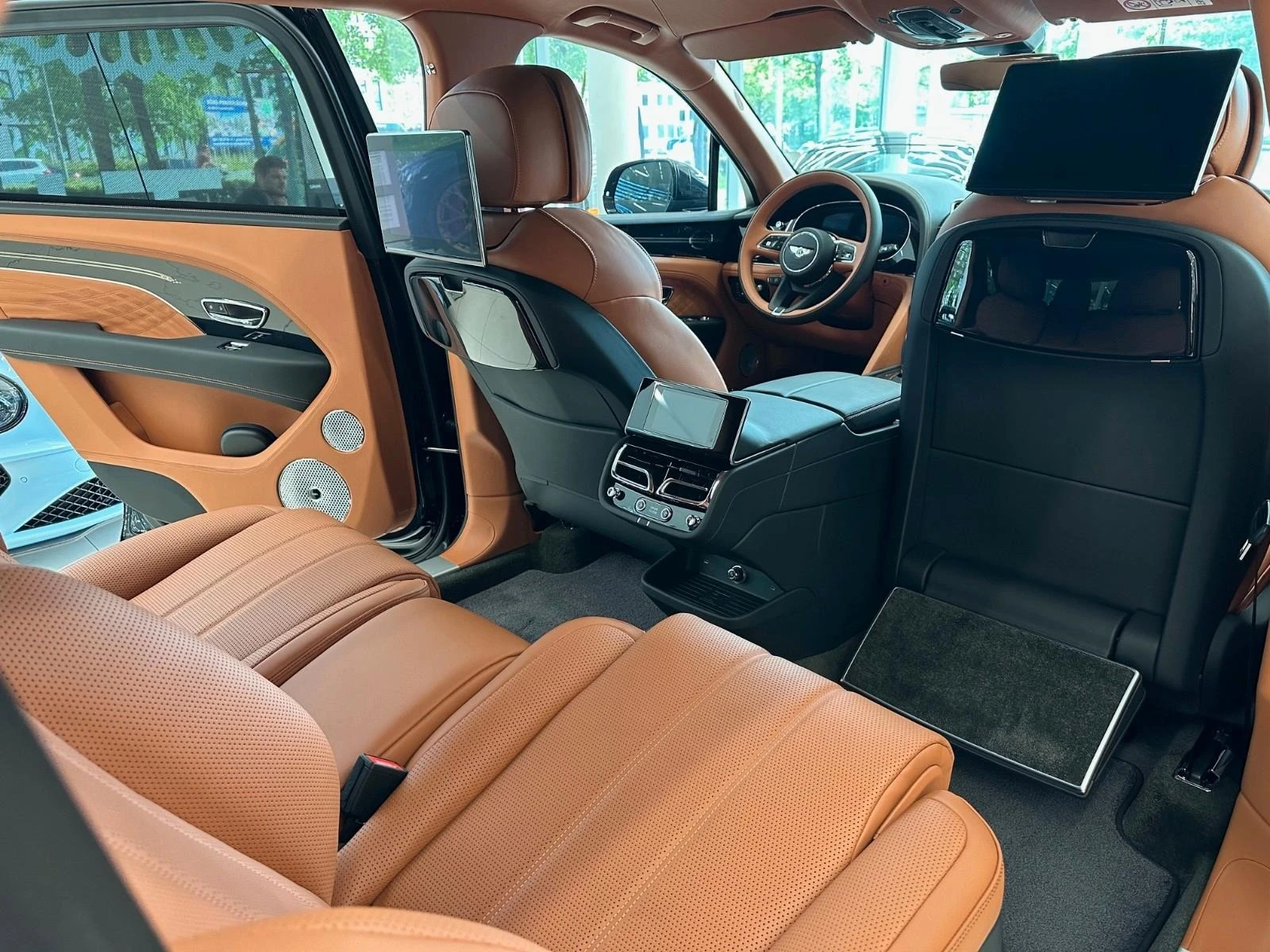 Bentley Bentayga 4.0 V8/LONG/AZURE/NAIM/TV/PANO/HEADUP/NIGHT VISION | Mobile.bg   8