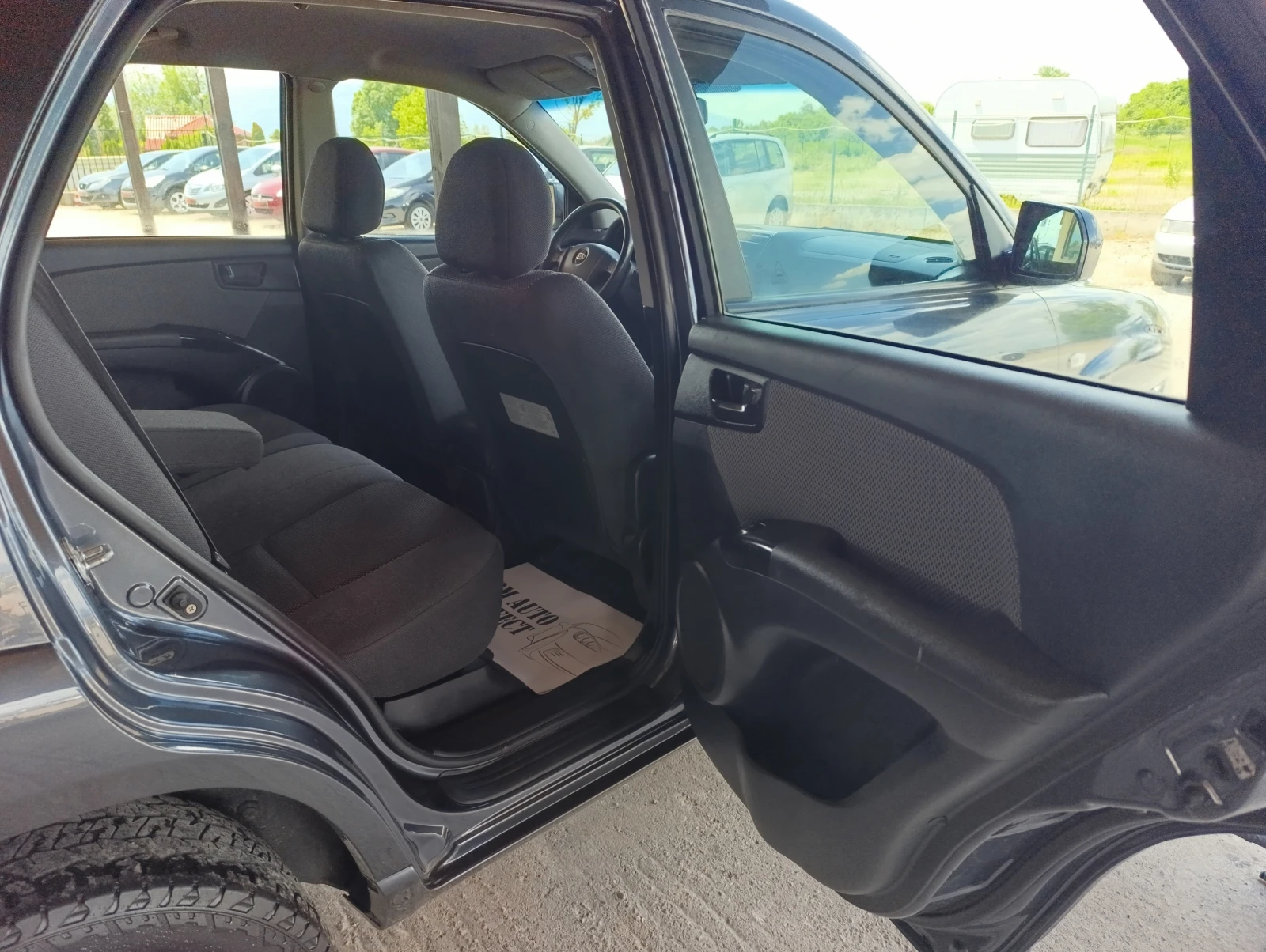 Kia Sportage 2.0i-16v БЕНЗИН, снимка 14 - Автомобили и джипове - 54677809