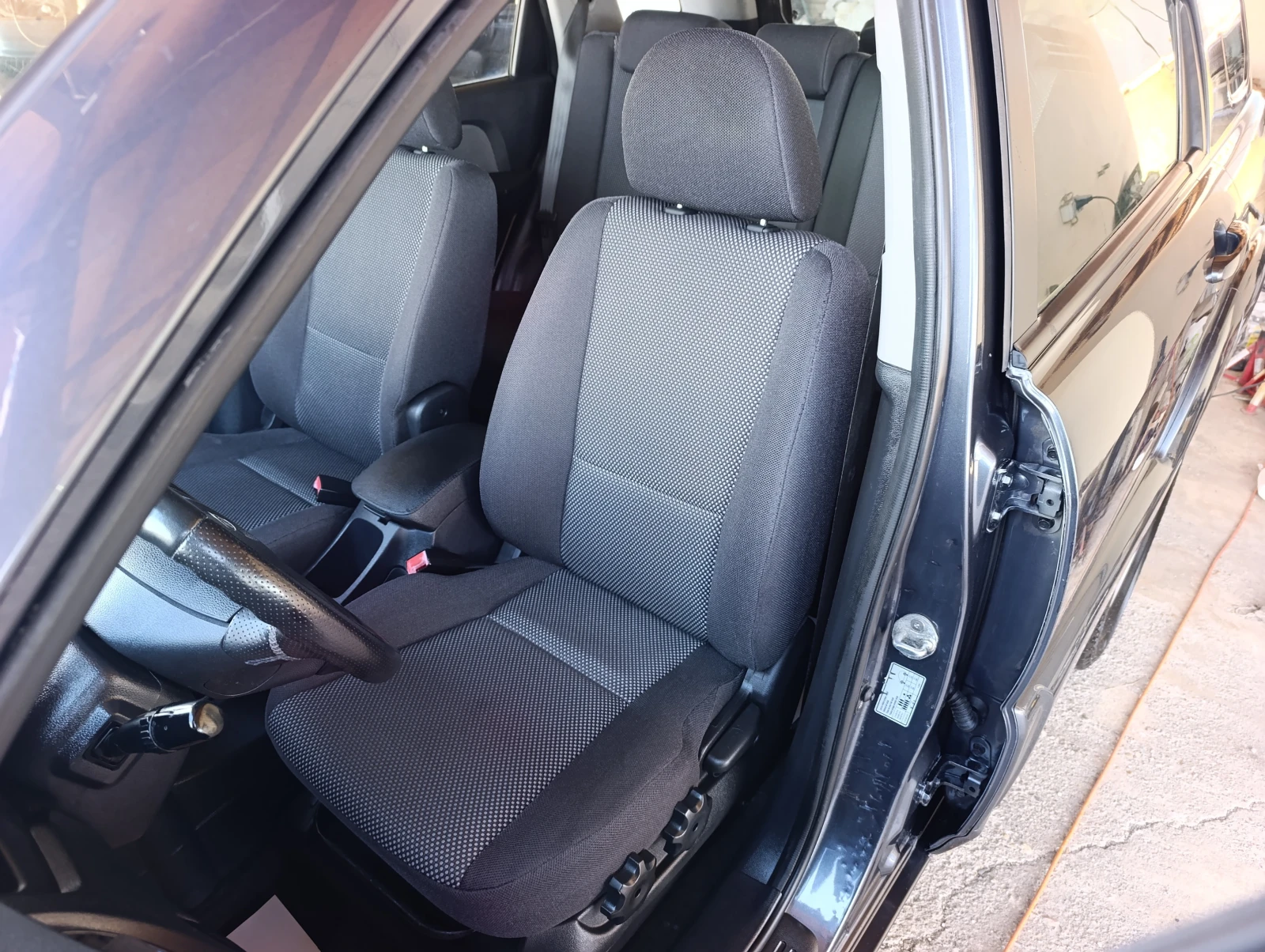 Kia Sportage 2.0i-16v БЕНЗИН, снимка 10 - Автомобили и джипове - 54677809