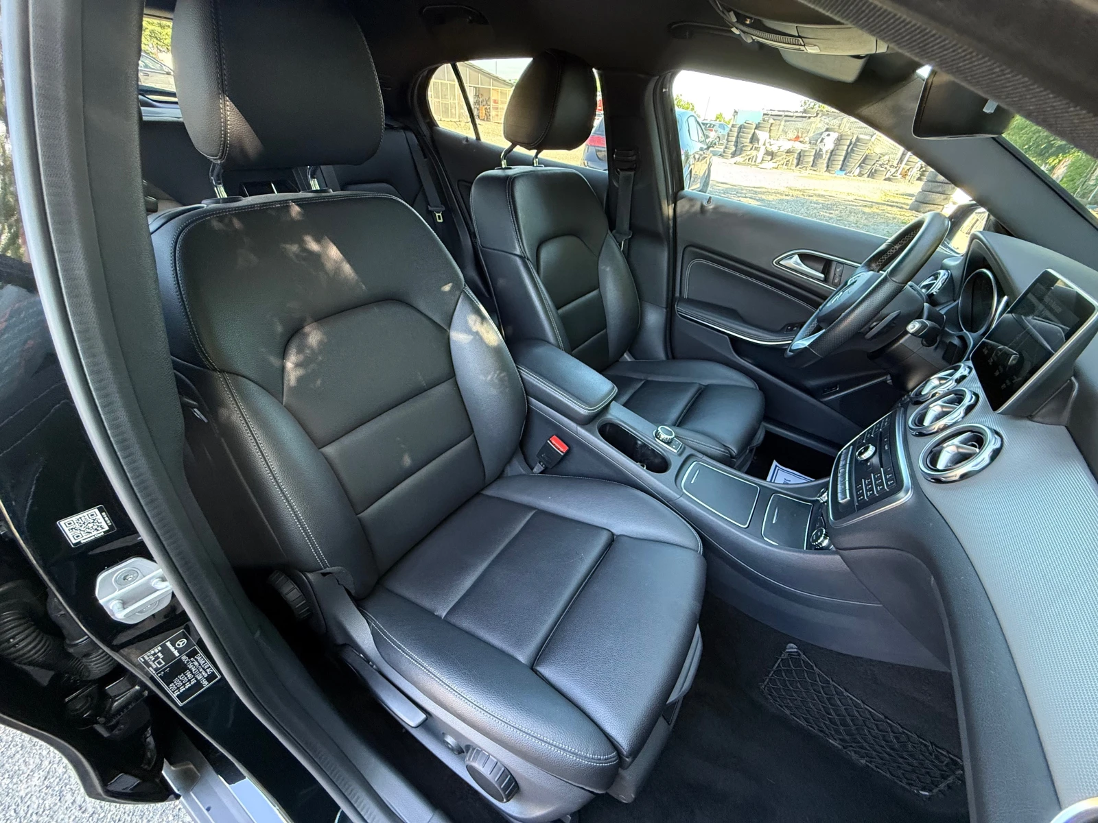 Mercedes-Benz GLA FACELIFT AUT. NAVI ШВЕЙЦАРИЯ, снимка 11 - Автомобили и джипове - 54717203