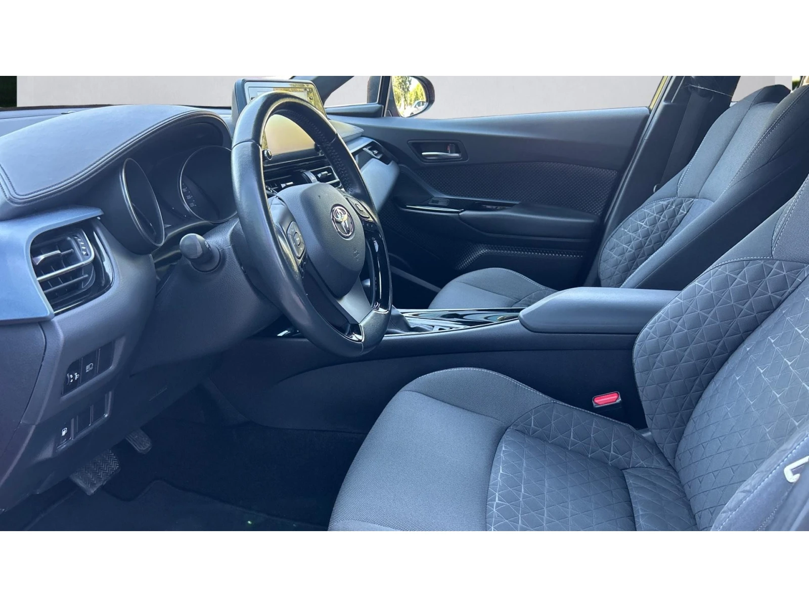 Toyota C-HR Месечна вноска от 335  , снимка 12 - Автомобили и джипове - 55925680