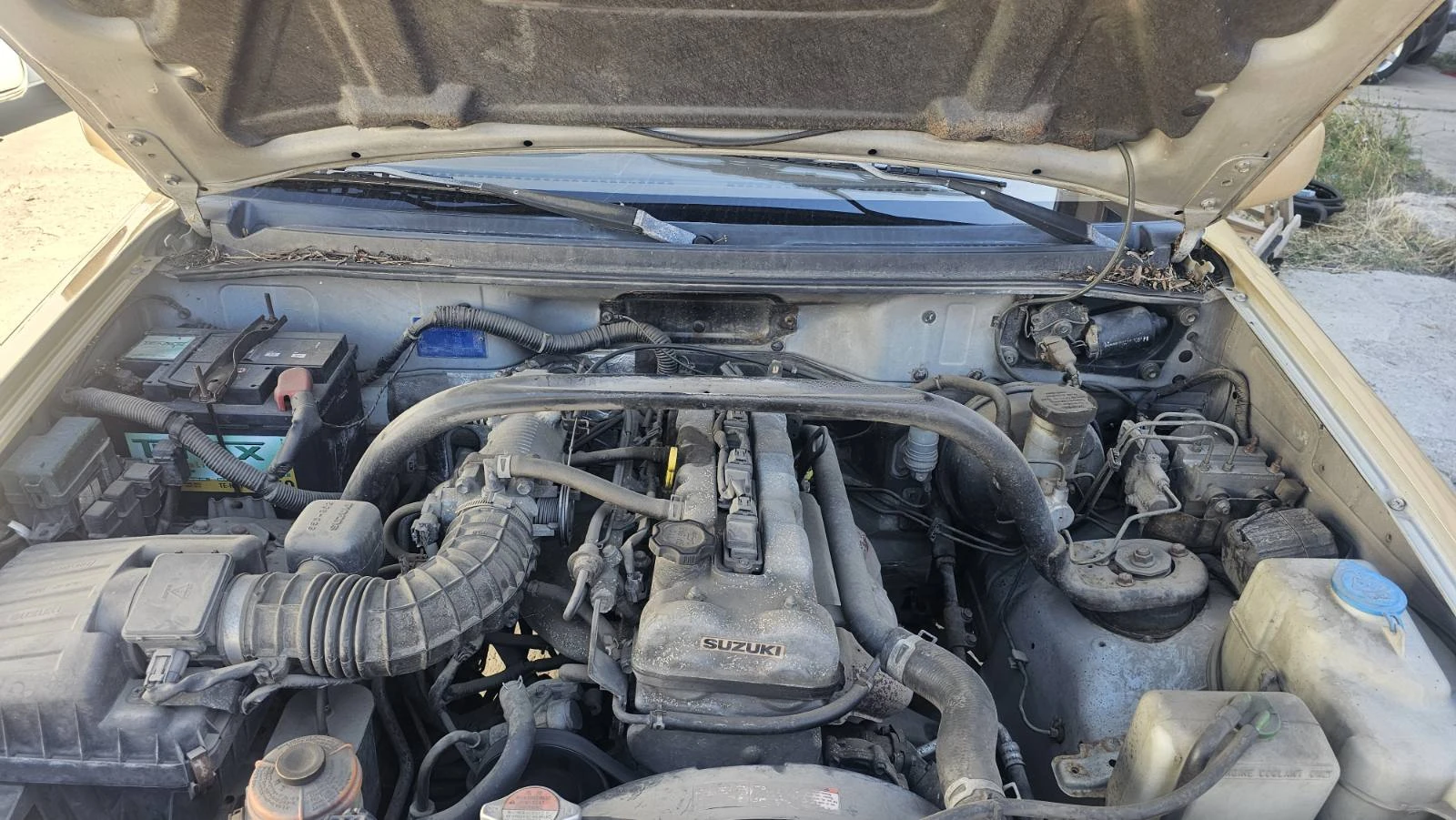 Suzuki Vitara 2.0 I, снимка 12 - Автомобили и джипове - 56073901