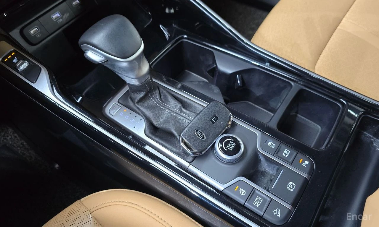 Kia Sorento ДИСТРОНИК* ПОДГРЕВ* КАМЕРА* LANE* ASSIST* , снимка 12 - Автомобили и джипове - 56082667